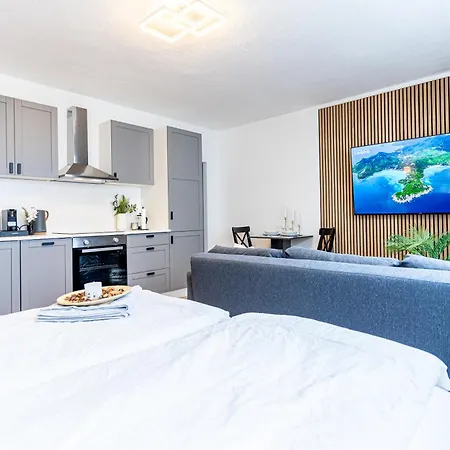 Lionapartments Апартаменты *